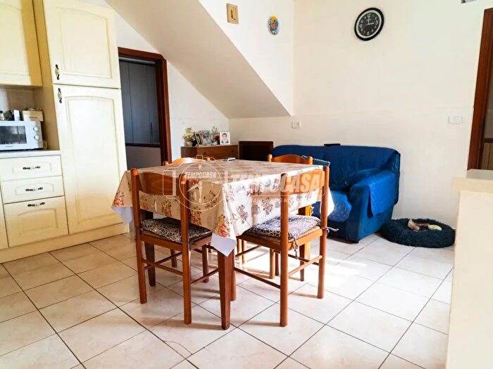 Appartamento con 6 locali in vendita in Via Briglia, Cartoceto