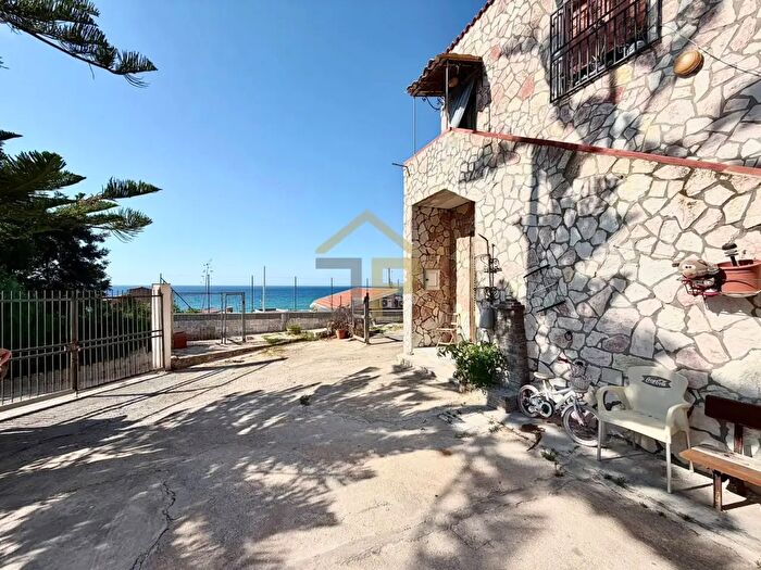 Casa con 10 locali in vendita in Contrada Forgia Snc, Balestrate