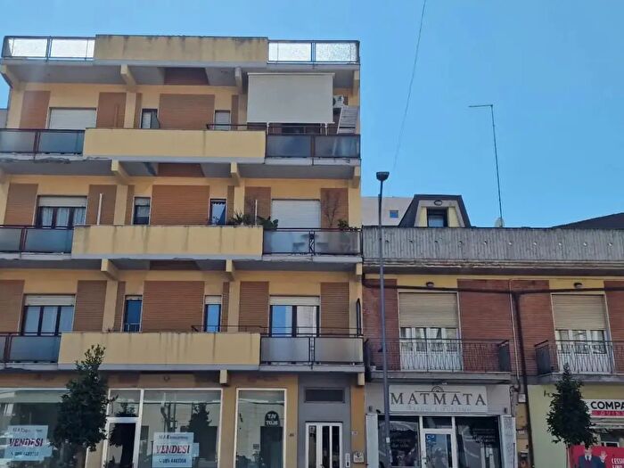 Appartamento con 5 locali in vendita in Montesilvano