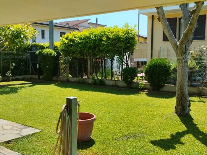 Casa con 5 locali in vendita in Montegrotto Terme