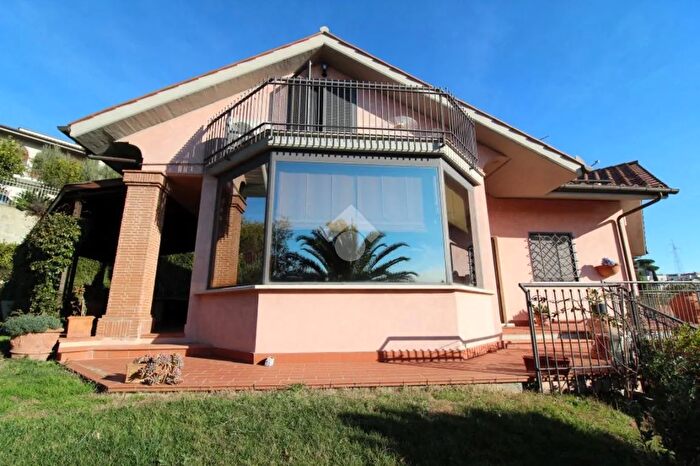 Casa con 6 locali in vendita in Via Monti Lucretili, Monterotondo