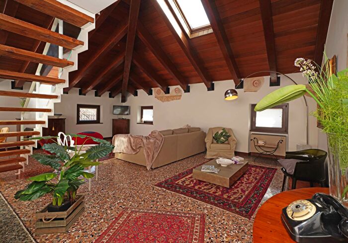 Appartamento in affitto in Via Castelletto, Peschiera Del Garda