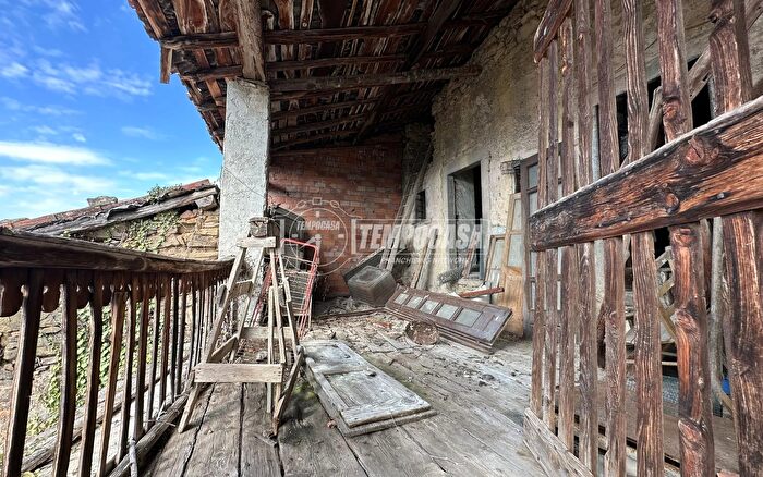 Casa trilocale in vendita in Loc Porciola, Foresto Sparso