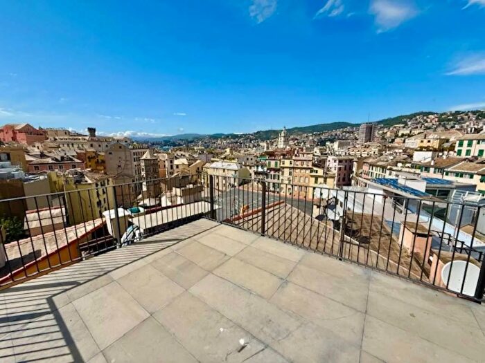 Appartamento quadrilocale in affitto in Vico del Fico Genova, Genova