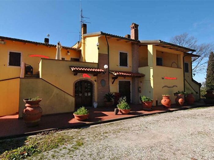 Casa con 6 locali in affitto in Via Nuova, Palaia