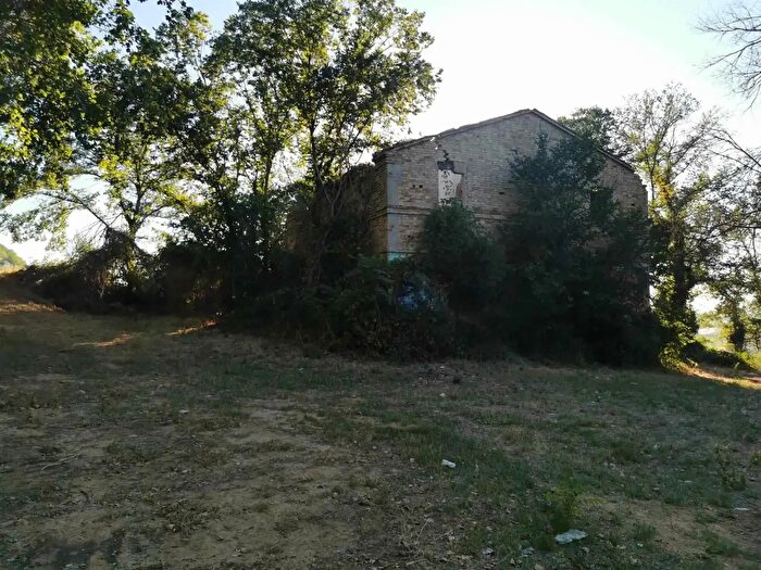Casa con 7 locali in vendita in Civitanova Marche