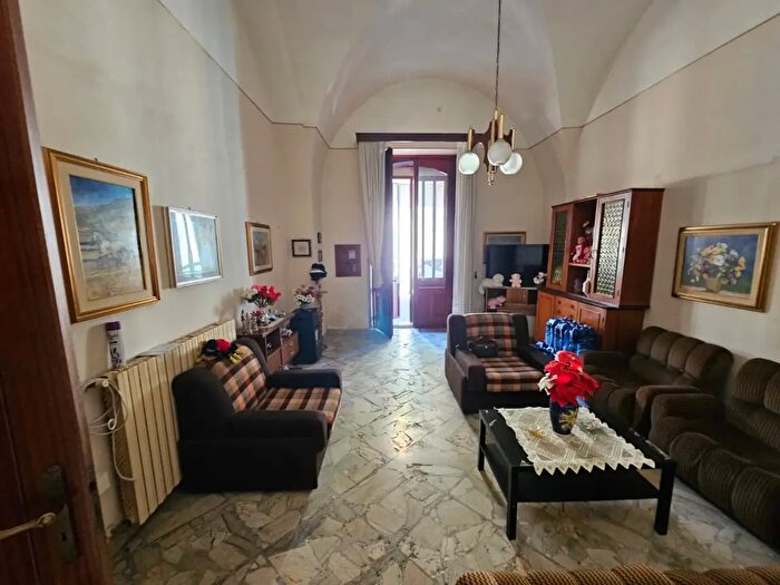 Appartamento con 6 locali in vendita in Via Carolina, Giarre