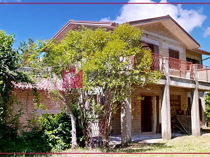 Casa con 8 locali in vendita in Via Colonnetta, Torricella In Sabina