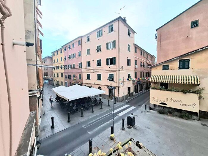 Appartamento trilocale in affitto in Via Vado, Sestri Ponente, Genova