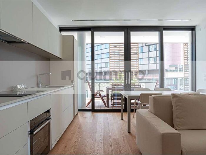 Appartamento bilocale in affitto in Via Quadrio, Garibaldi Corso Como, Milano