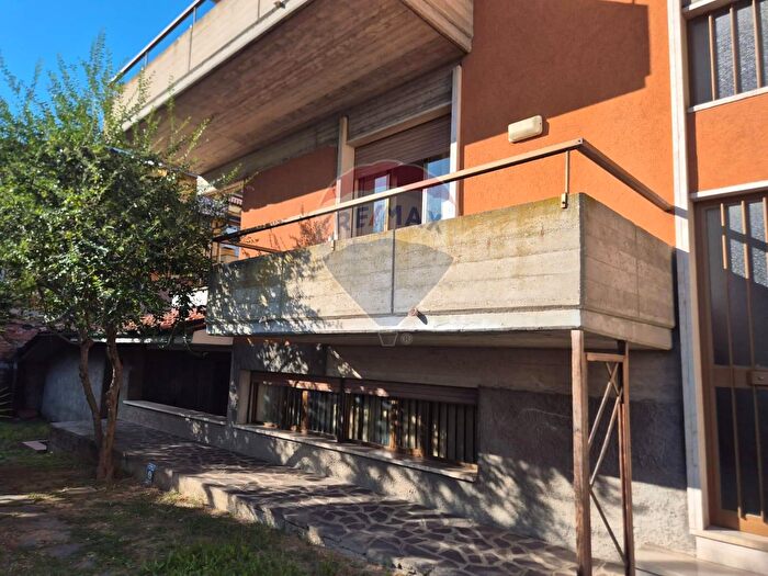 Appartamento con 5 locali in vendita in Piazza IV Novembre, Ponte Buggianese