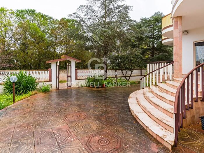 Casa con 6 locali in vendita in Via Sandro Pertini, Avetrana