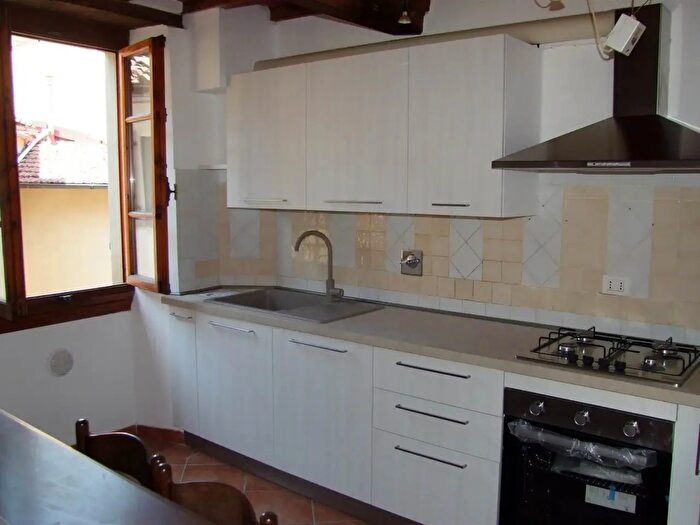 Appartamento trilocale in affitto in Londa