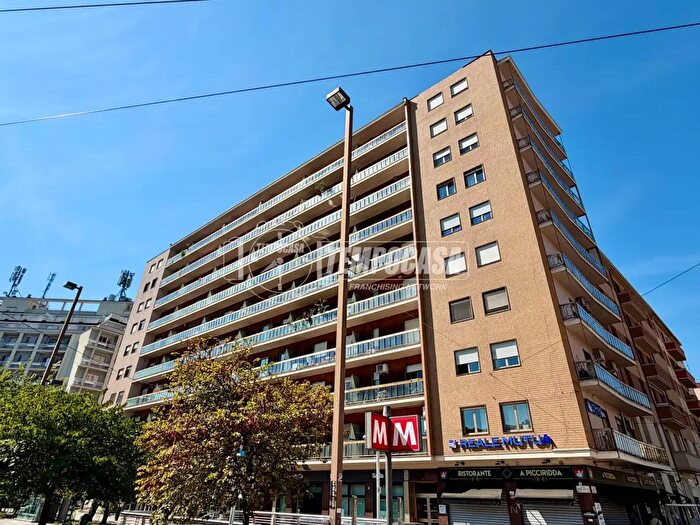 Appartamento quadrilocale in vendita in Piazza Carducci, Torino