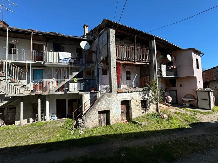 Casa trilocale in vendita in Frazione Ghisola, Paesana