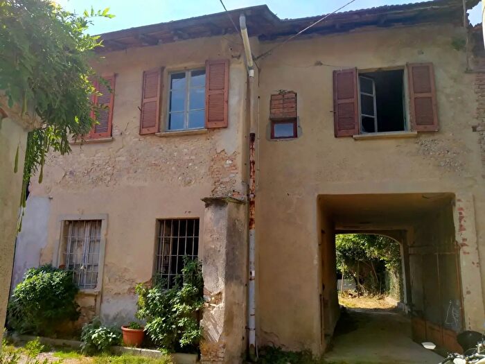 Casa con 9 locali in vendita in Trieste, Sumirago