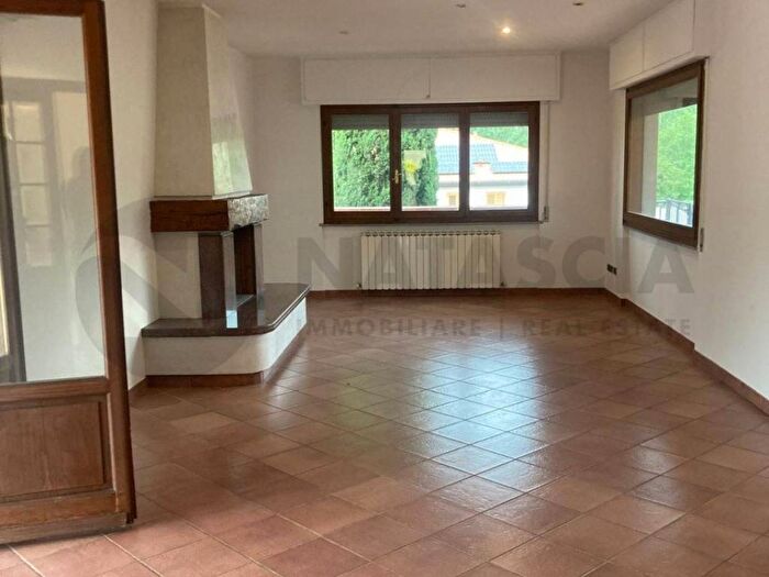 Appartamento con 5 locali in affitto in Centro, Rufina