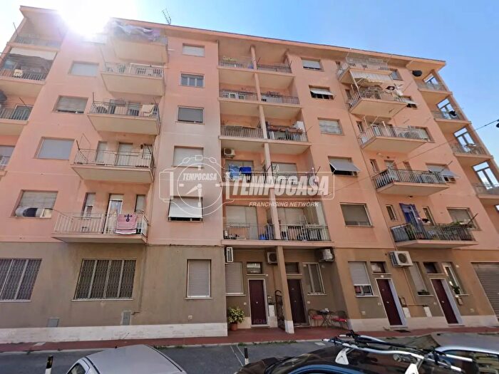 Appartamento trilocale in vendita in Via Aurelia, Vado Ligure