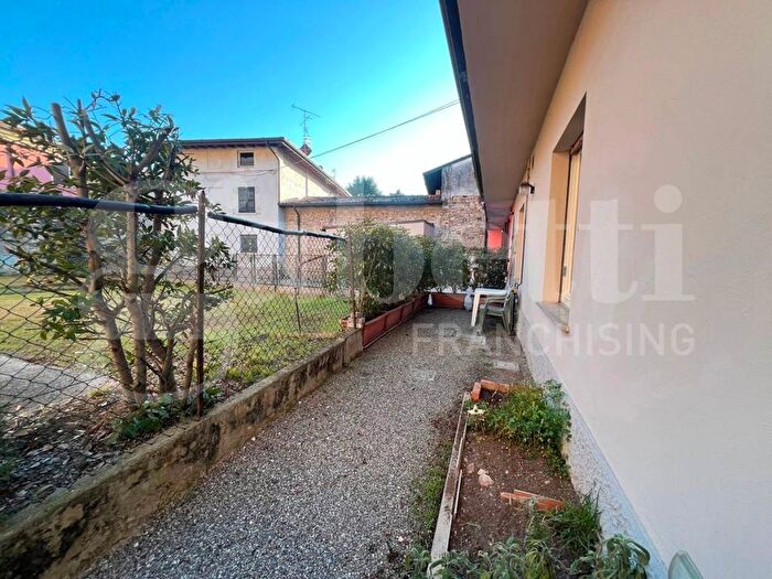 Case in Vendita e in Affitto - 2