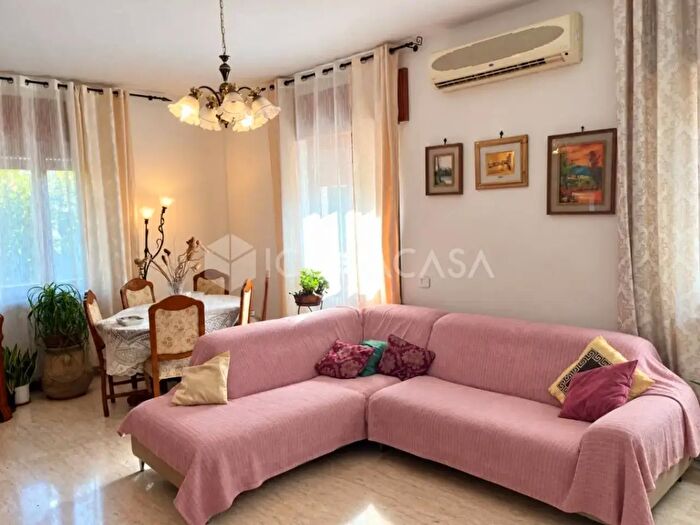 Casa con 6 locali in vendita in Via Battaglione Val Chiese b, Vicenza