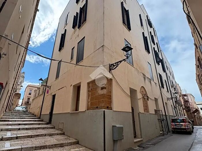 Appartamento con 9 locali in vendita in Via Poeta Calvino, Trapani