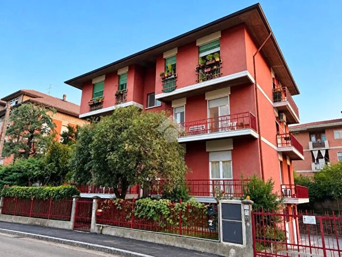 Appartamento trilocale in vendita in Via Marino Ballini, Brescia