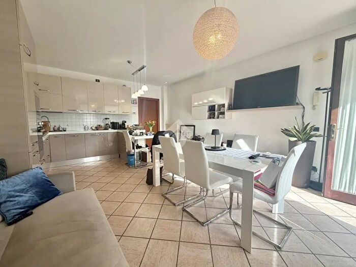 Appartamento trilocale in vendita in Piazzetta Malipiero, Castelfranco Veneto