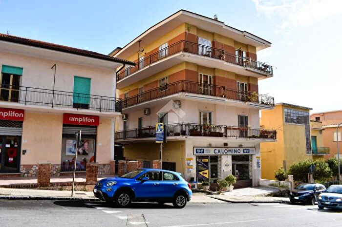 Appartamento trilocale in vendita in Via S Rocco, Paola