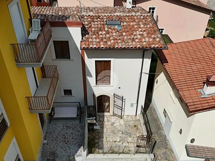 Appartamento bilocale in vendita in Via Capo La Costa, L'Aquila
