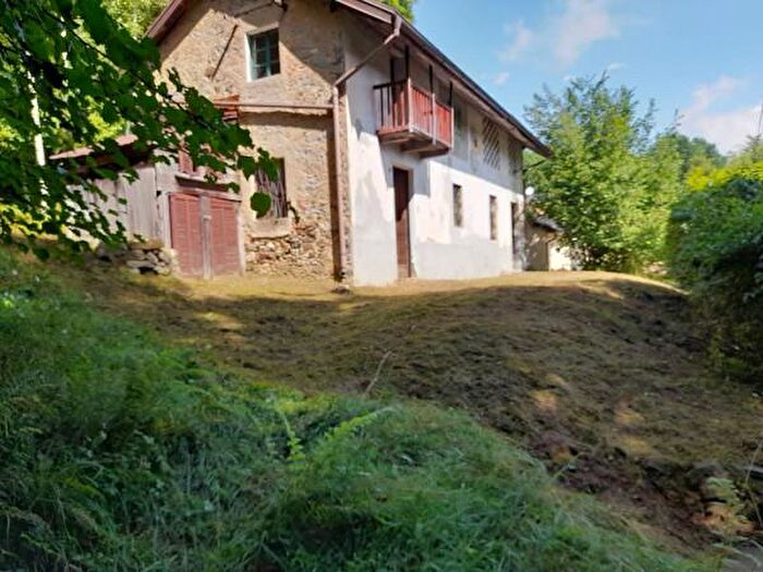 Casa trilocale in vendita in Via Vallestrona, Quarna Sopra