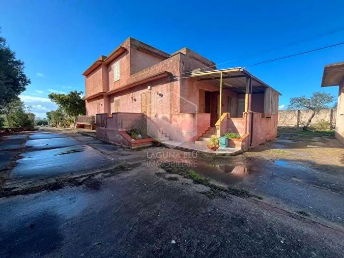 Casa con 10 locali in vendita in Cda Ventrischi, Marsala