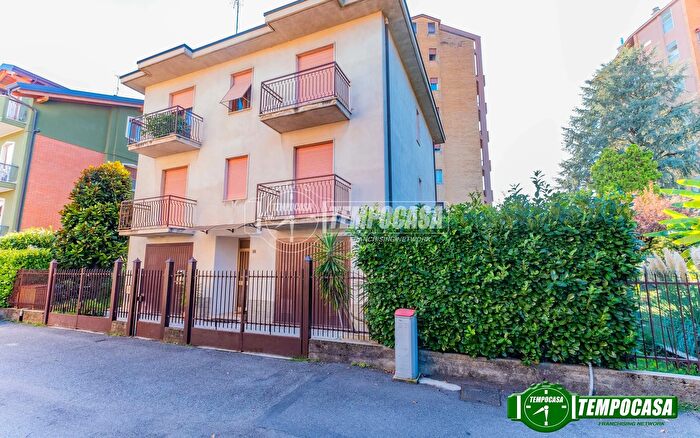 Casa con 6 locali in vendita in Via Cellini, Cinisello Balsamo