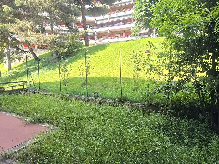 Appartamento trilocale in vendita in Via Mario Sordi, Genova