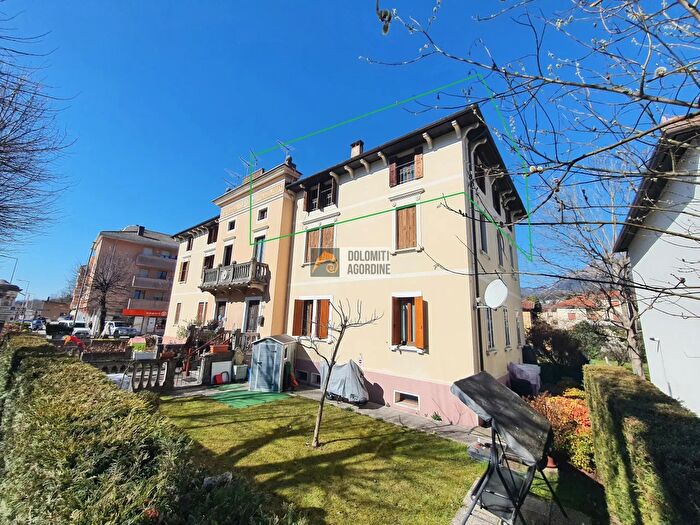 Appartamento con 5 locali in vendita in Via Feltre, Belluno
