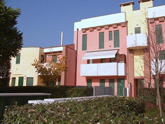 Appartamento bilocale in affitto in Via Anna Frank, Centro, Creazzo