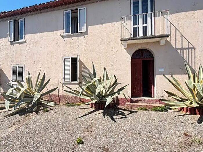Casa con 10 locali in vendita in Contrada Viterale, Serrastretta
