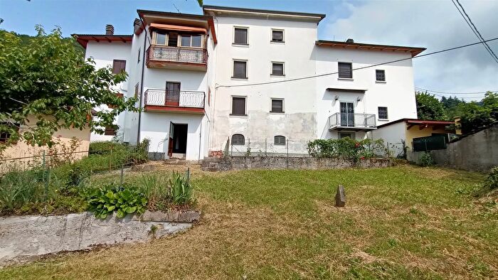 Casa con 8 locali in vendita in Via Baigno Grosso Camugnano, Camugnano