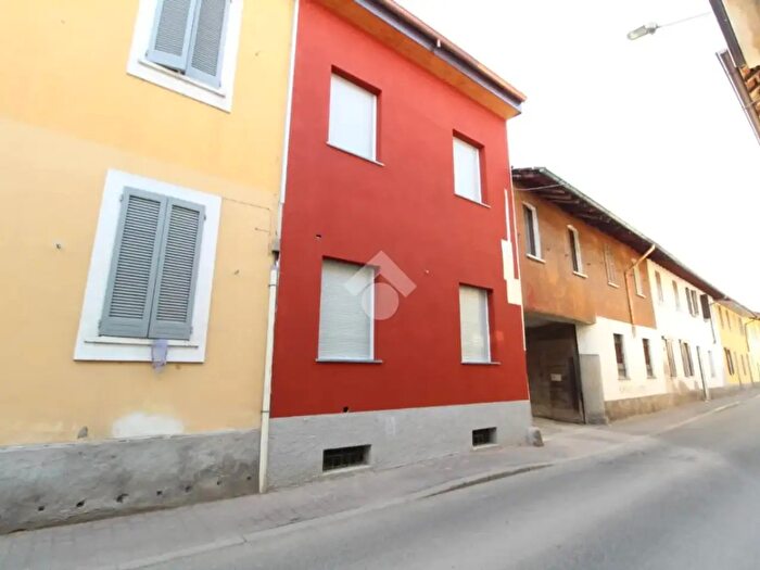 Casa bilocale in vendita in Via Pasubio, Magenta