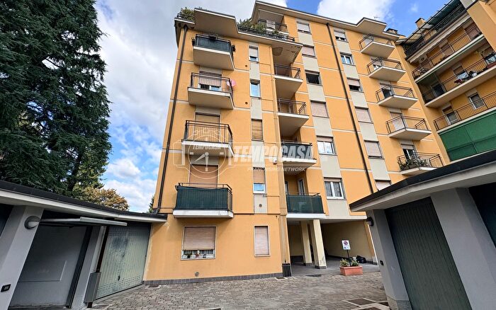 Appartamento trilocale in vendita in Via Trento, Fino Mornasco