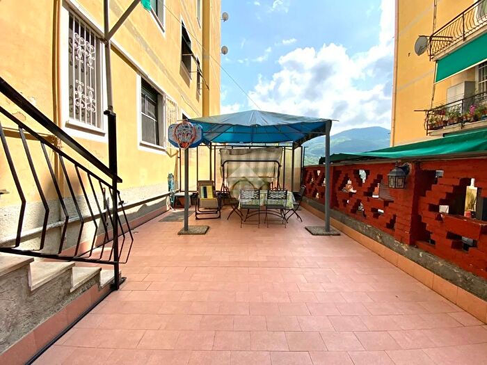 Appartamento bilocale in vendita in Via Viatrossarelli, Genova