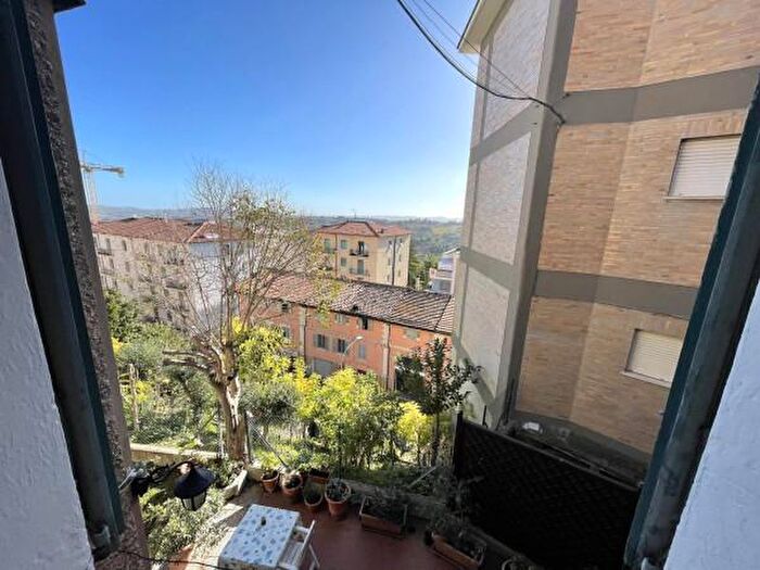 Appartamento con 5 locali in vendita in Viale Diomede Pantaleoni, Macerata