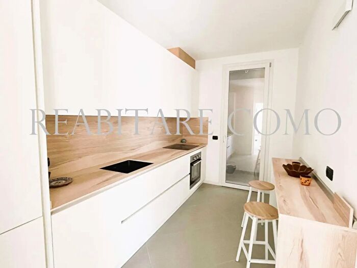 Appartamento trilocale in affitto in Via Pulici, Albese Con Cassano