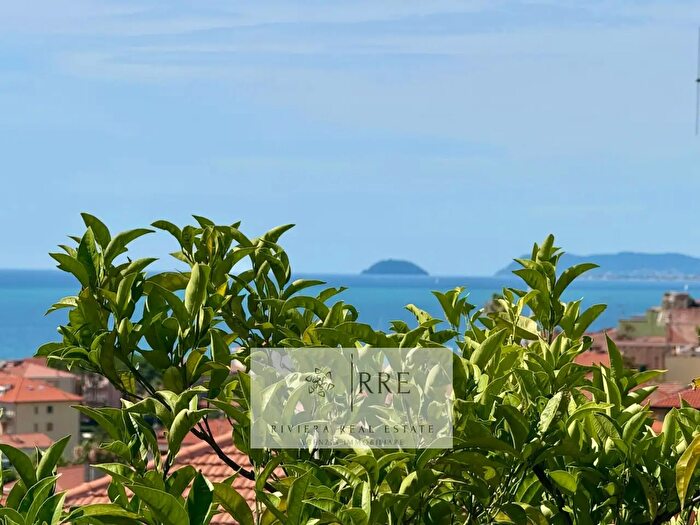 Casa con 6 locali in vendita in Villaggio del Sole, Borgio Verezzi