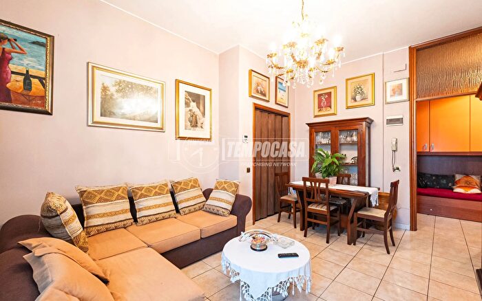 Appartamento trilocale in vendita in Via Cinque Giornate, Solaro