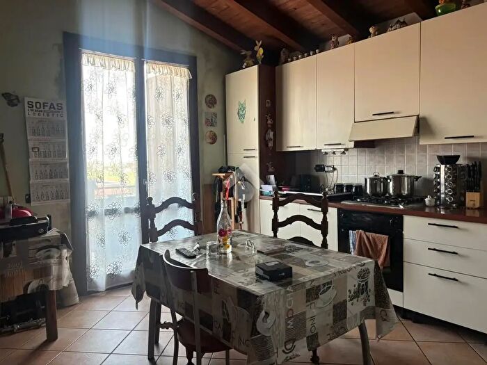 Appartamento bilocale in vendita in Via Cisa, Borgo Virgilio