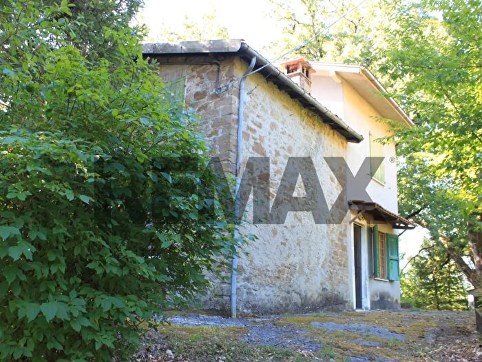 Casa con 6 locali in vendita in Strada Brianzi Aldo, Palanzano