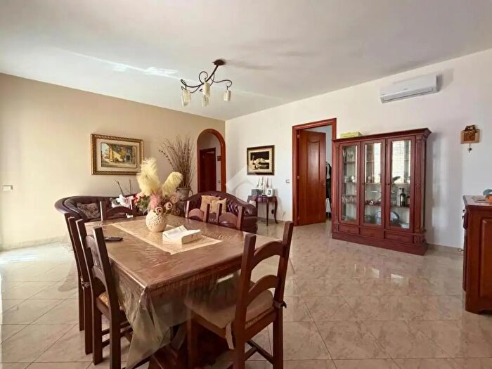 Appartamento con 6 locali in vendita in Via Balilla, Nardo