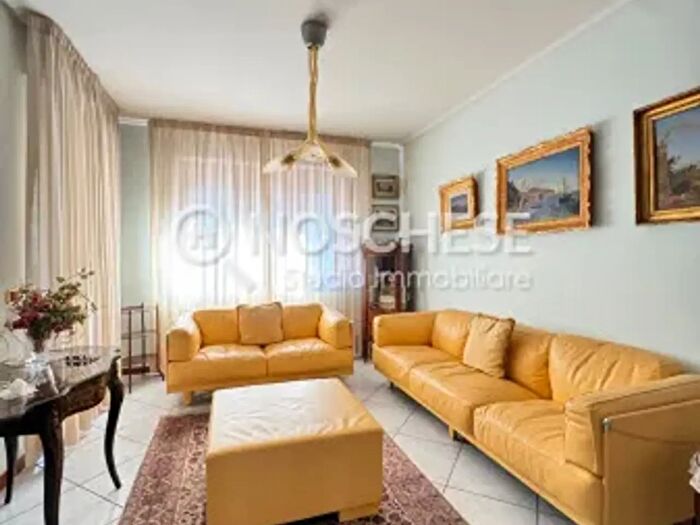 Appartamento con 6 locali in vendita in Via Guglielmo Marconi, Pontecagnano Faiano