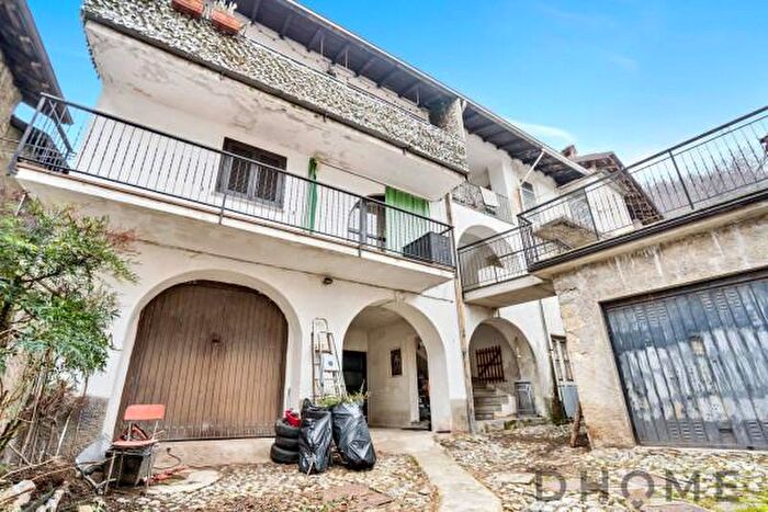 Appartamento con 6 locali in vendita in Via ai Monti Conc, Barzio