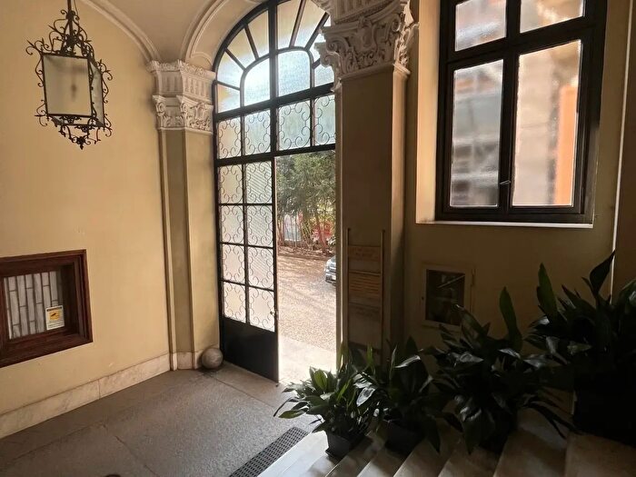 Appartamento con 7 locali in vendita in Via Amedeo Avogadro, Torino